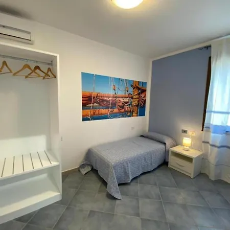 Hotel On The Promenade Of Stintino, With Air Conditioning And Private Bathroom *