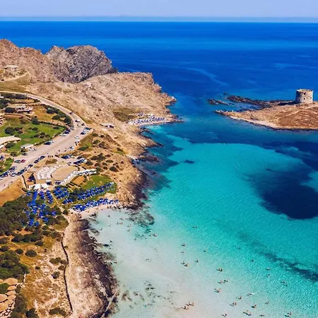 On The Promenade Of Stintino, With Air Conditioning And Private Bathroom