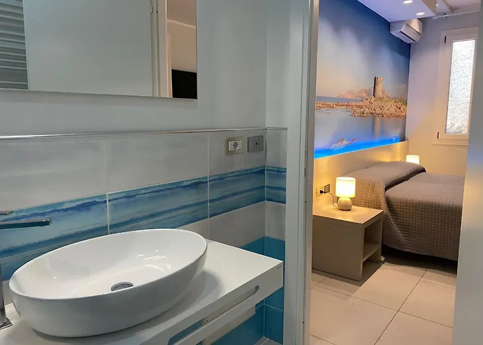 On The Promenade Of Stintino, With Air Conditioning And Private Bathroom Hotel Stintino