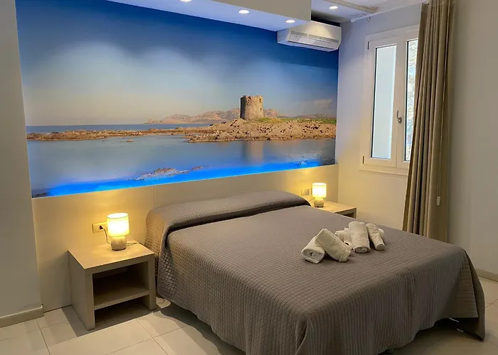 Hotel On The Promenade Of Stintino, With Air Conditioning And Private Bathroom Stintino