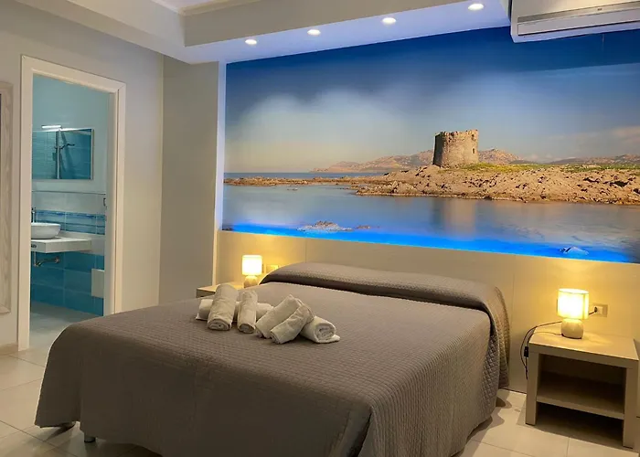 On The Promenade Of Stintino, With Air Conditioning And Private Bathroom * Stintino